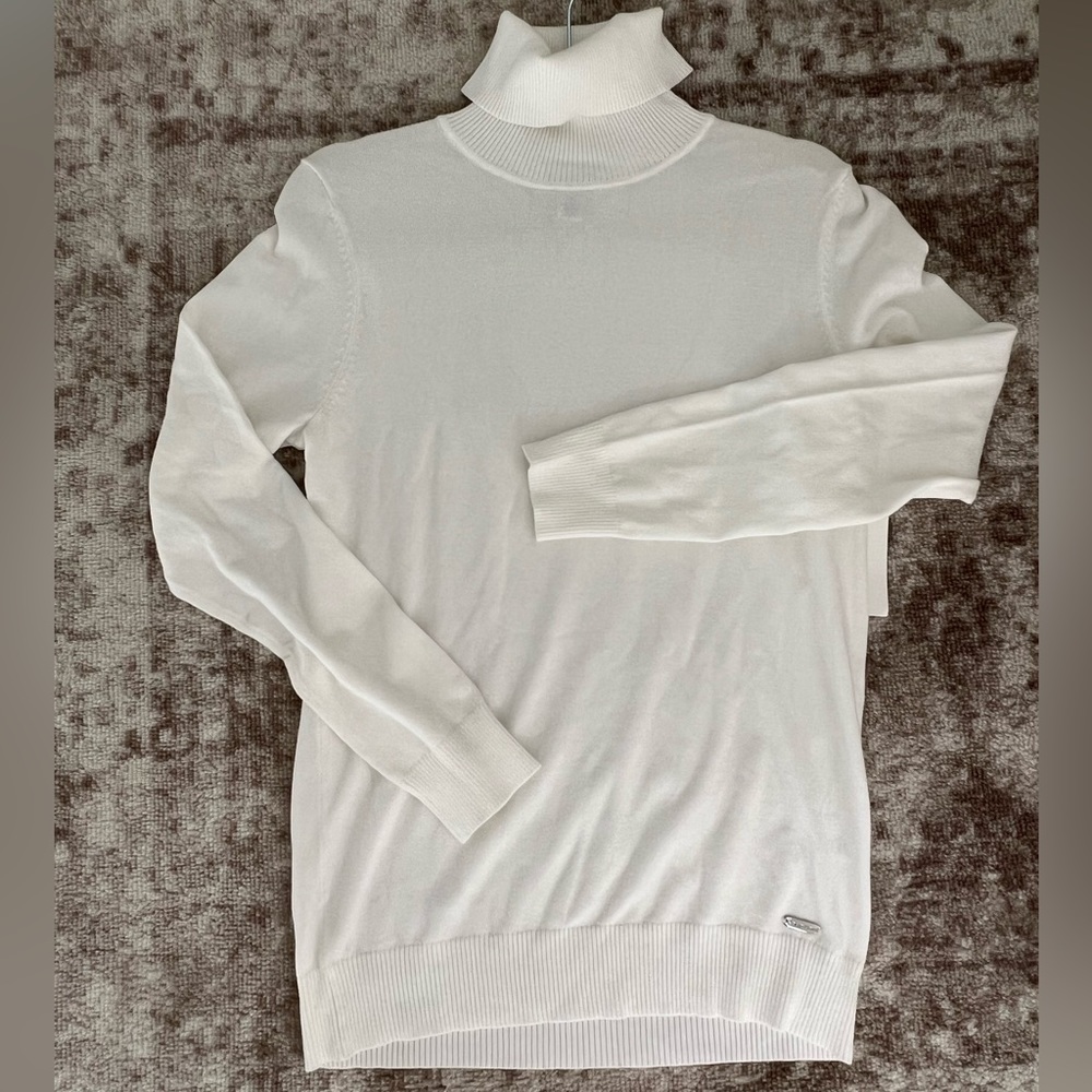 White turtle neck